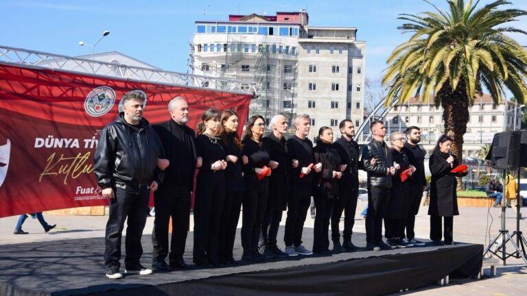 Dünya Tiyatro Günü Coşkuyla Kutlandı