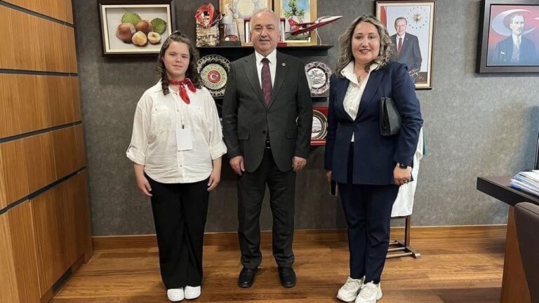 Milletvekili Ali Temür’den Başarılı Öğrenciye Tebrik