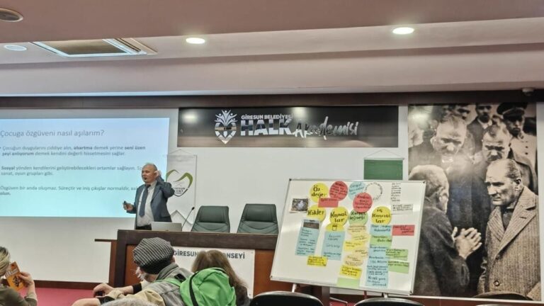 “Çocuğunuza Vereceğiniz En Büyük Hediye: Öz Güven ve Özdeğer”