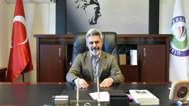 Prof. Dr. Erol Murat Yıldız Eserini Değerlendirdi 