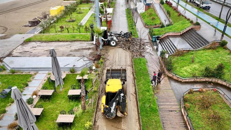 Plajlar Bölgesinde Yenileme Çalışmaları Başladı