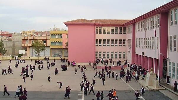 Velilere Randevu Şartı, Öğrenciye Telefon Yasağı