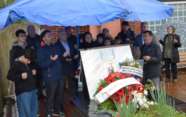 Piraziz’de Ömer Hekim Dualarla Anıldı