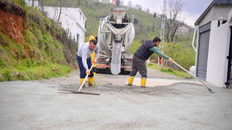 Giresun’da Bir Mahallenin Daha Beton Yol Çalışması Tamamlanıyor