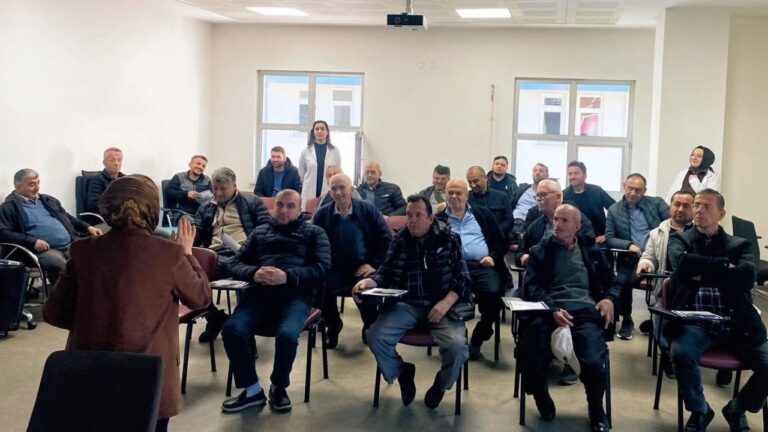 Yağlıdere’de Muhtarlara Su Sanitasyonu Eğitimi Verildi