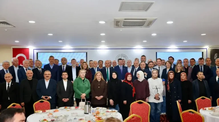 Vali Mustafa Koç Hemşehrileriyle Kahvaltıda Buluştu
