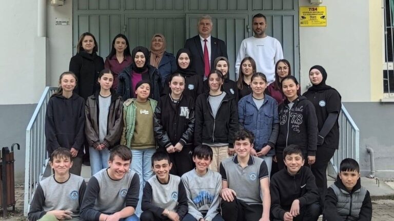 Lise Öğrencilerinden Minik Öğrencilere Ziyaret
