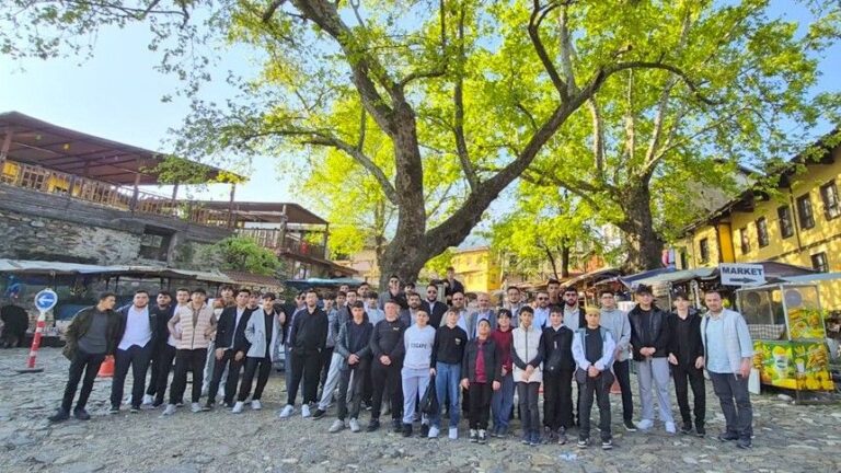 Alucralı Hafızlardan Tarihe Yolculuk 