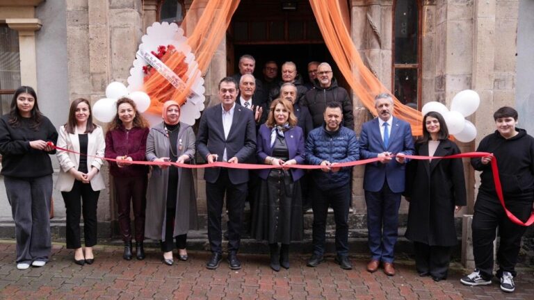 Giresun Lisesi Resim Sergisi Açıldı