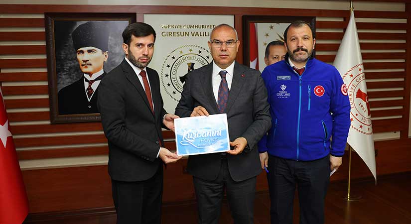 Giresun Valisi Koç’tan Gönüllere Dokunan Bağış