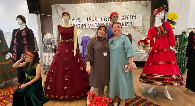 Yöresel abiyeler göz kamaştırdı