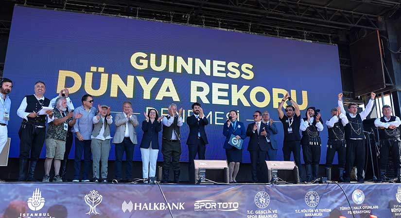 7 bin 674 kişiyle horon rekoru kırıldı