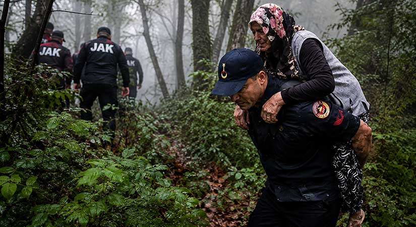 Yoğun siste kaybolan kadın sağ bulundu