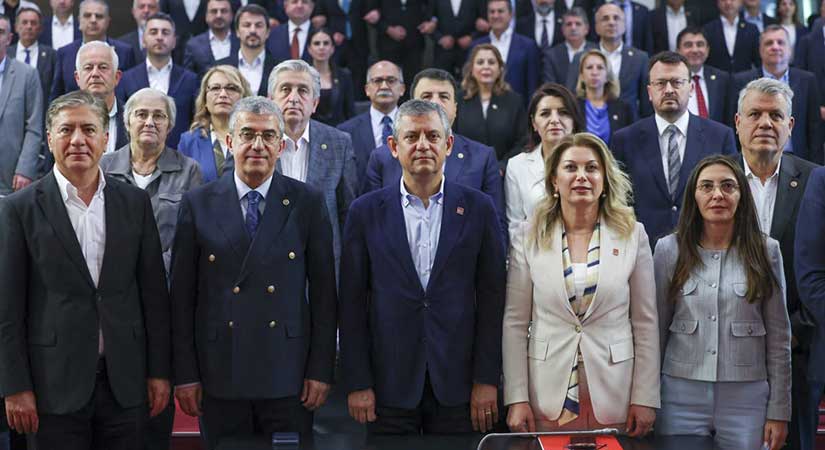 Güçlü destek Yeni Parti MYK’ye yetmedi