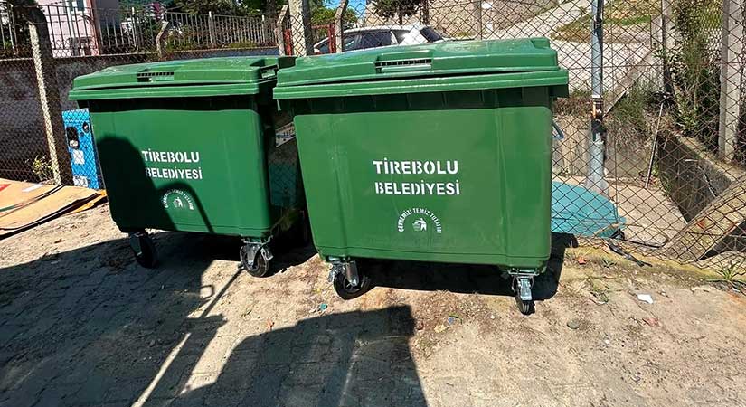 Tirebolu’da çöp konteynerleri tamamen yenilendi