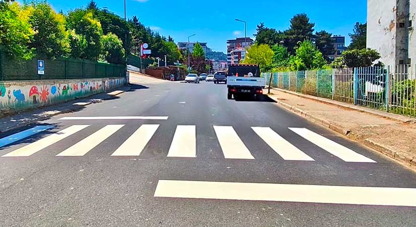 Yaya geçitleri yeniden görünür hale getirildi