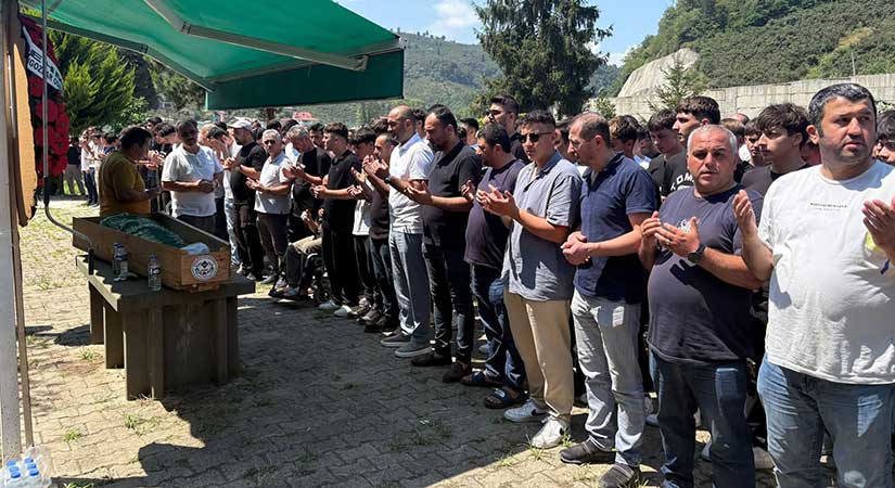 Hamza, babasının gözleri önünde uğurlandı
