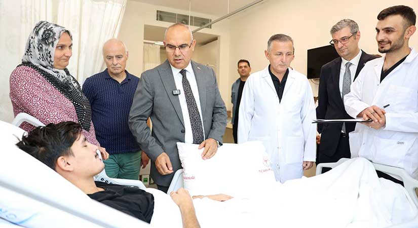 Vali Koç iki hastanede incelemelerde bulundu